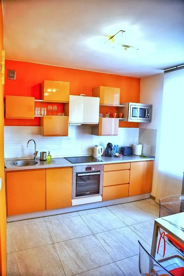 Apartment Warsaw Royal Stay Aleja Jana Pawla II